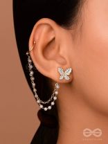 IN-FLIGHT DELIGHT - GOLDEN EAR-CUFF & STUD-EARRING