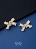 KNOTTY & NICE - GOLDEN ENAMELLED STUDS (WHITE)