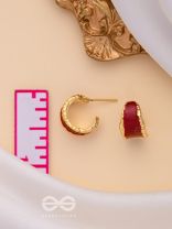 SACRLET RAZZLE-DAZZLE -  GOLDEN ENAMELLED STUDS