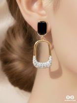 SHIMMER OF NIGHT - STATEMENT DROP EARRINGS