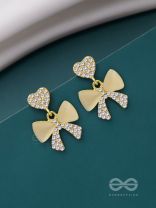 DARLIN' BOW DOWN - GOLDEN SPARKLING EARRINGS
