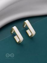 ONCE UPON A SQUARE - GOLDEN ENAMELLED EARRINGS (WHITE)