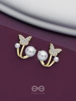 BLOOM-TASTIC BUTTERFLIES - GOLDEN PEARL STUDS