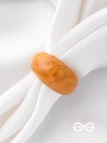 BEIGE PLEASE - STATEMENT ACRYLIC RING