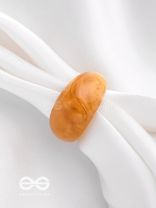 BEIGE PLEASE - STATEMENT ACRYLIC RING
