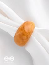 BEIGE PLEASE - STATEMENT ACRYLIC RING
