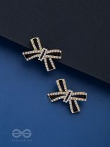 KNOTTY & NICE - GOLDEN ENAMELLED STUDS (BLACK)