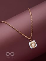 Vanilla Ice Dream - Casual White Neckpiece With Anti-Tarnish Coating 