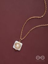 Vanilla Ice Dream - Casual White Neckpiece With Anti-Tarnish Coating 