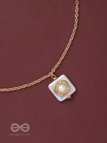 Vanilla Ice Dream - Casual White Neckpiece With Anti-Tarnish Coating 