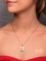 Vanilla Ice Dream - Casual White Neckpiece With Anti-Tarnish Coating 