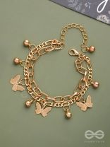 WHISPERING BUTTERFLY - GOLDEN MULTILAYERED BRACELET