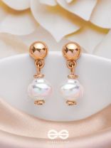 THE MOONBEAM PEARLS - GOLDEN EMBELLISHED EARRINGS