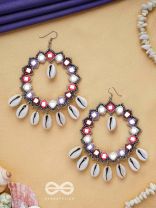 Drumalaya - Magical Sea Shells - Mirror And Shells Hand Embroidered Earrings