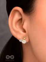 STARFISH & SEASHELL WISHES - GOLDEN AND WHITE EMBELLISHED STUD EARRINGS