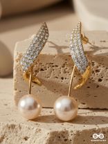 THE MELODIC TWIST - GOLDEN EMBELLISHED EAR JACKETS