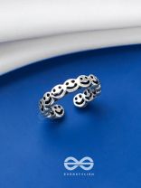 SINISTER SMILES - SILVER ADJUSTABLE RING