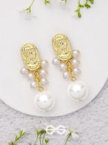 Victorian Pearls - Golden Elegant Earrings