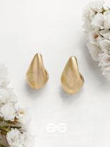 Rare Raindrops - Golden Earrings