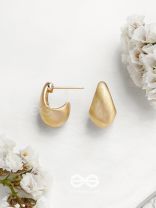 Rare Raindrops - Golden Earrings