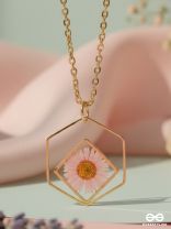 The Shy Daisy - Pressed Flower Resin Pendant With Ant-Tarnish Coating