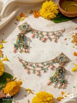 MANJUSUMANA - BEAUTIFUL BLOSSOM - MULTIPLE CHAIN EARRINGS EMBELLISHED WITH BEADWORK, A FLOWER MOTIF AND DANGLERS