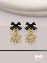 Nocturnal snowcharms- Dangling earrings with black velvety bows and golden stars 