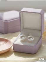 Classic serenade- statement white pearl stud 