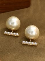 Gleam Pearls- Pearl stud earrings