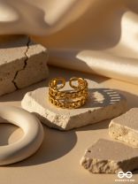 LUXE LINKS - GOLDEN STAINLESS STEEL ANTI-TARNISH RING