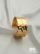 LIQUID GOLD - SHINY GOLDEN CUFF BRACELET