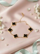 GOLDEN BLACK CLOVER - HOLOGRAPHIC STAINLESS STEEL 18K GOLD PLATED ANTI TARNISH BRACELET