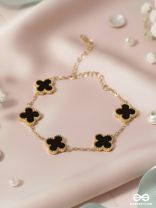 GOLDEN BLACK CLOVER - HOLOGRAPHIC STAINLESS STEEL 18K GOLD PLATED ANTI TARNISH BRACELET