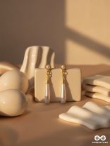 CHIC GLAM - GOLDEN PEARL DROP EARRINGS