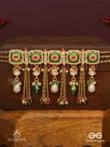 RANIRAGA - QUEEN’S MELODY- EXQUISITE KUNDAN NECKPIECE WITH FLORAL ENAMEL WORK, BEADS AND PEARLS