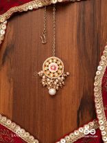 KSHIRANILA - MILKY SKY - ELEGANT KUNDAN PEARL MAANGTIKA WITH A CENTRAL ROUND POLKI ENAMEL DETAIL