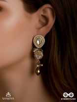 KANAKLEKHA - GOLDEN GLEAM- ROUND POLKI ACCENTED EARRINGS WITH DEWY WHITE PEARLS AND WARM EARTHY TONE BEADS