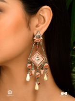 DEVIKA DRIP – ENAMEL SHELL-BEAD EARRING
