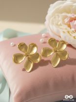 MELLOW MARIGOLD – MATTE FINISH FLORAL EARRINGS