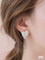 HONEY HEART –  WHITE ENAMEL HEART STUDS WITH GOLD TOUCH