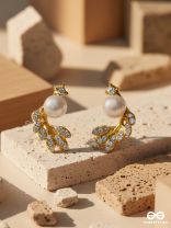 PEARL GLOSS LEAF – ELEGANT CRYSTAL STUDS