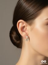 PEARL GLOSS LEAF – ELEGANT CRYSTAL STUDS