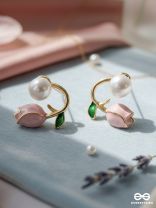 PINK BUDLET – SOFT FLORAL PEARL STUDS