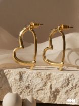 CURVED HEARTLINE – MINIMAL OPEN HEART EAR JACKETS