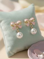 BOWBERRY – PEARL DROP EARRINGS