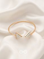 The Gorgeous Charmer- Marble Triangles Bracelet - White
