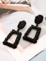 The Shimmery Diva Classic Geometric Earrings - Black