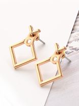 The modern girl’s intriguing artistic ear-jackets