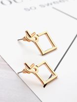 The modern girl’s intriguing artistic ear-jackets