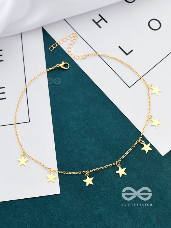 A Starry Statement - Golden Casual Neckpiece